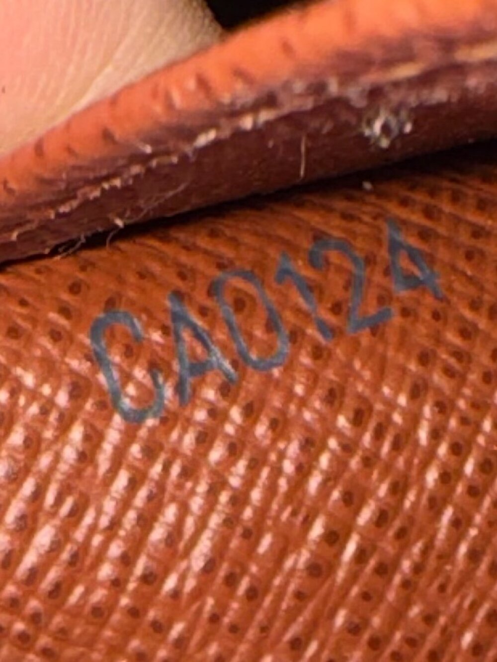 Louis Vuitton Pocket Agenda Cover / Checkbook Cover – Monogram Canvas - Picture 6 of 6